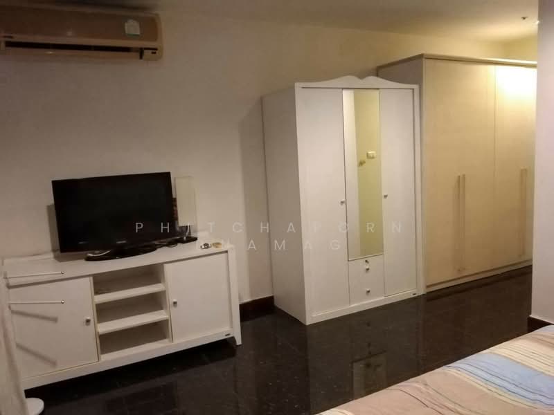 Sukhumvit City Resort, Bangkok, 51 Soi Sukhumvit 11, Khlongtoei Nua, Watthana, Bangkok, 2 Bedrooms, 97 sqm, Condo For Sale, by Phitchaporn Buamag, 500156664 - DDproperty.com