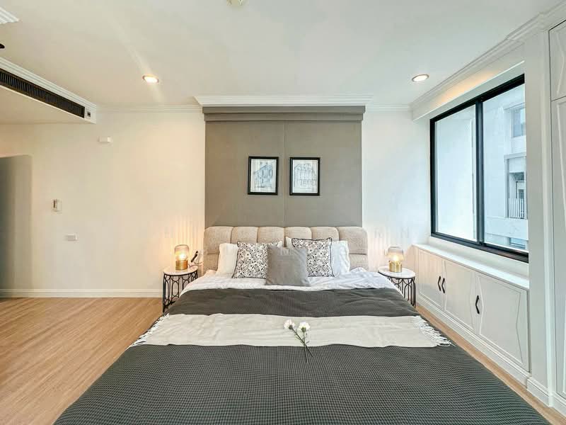 Las Colinas, Bangkok, Sukhumvit 21 Road, Khlongtoei Nua, Watthana, Bangkok, 3 Bedrooms, 240 sqm, Condo For Sale, by Phitchaporn Buamag, 500156682 - DDproperty.com