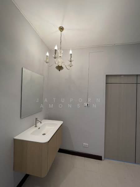 ให้เช่าอาคารพาณิชย์ 3 ชั้น กรุงเทพกรีฑา ซอย 7, Bangkok, Hua Mak, Bang Kapi, Bangkok, , 180 sqm, Shophouse For Rent, by Jatuporn Amonsin, 500156699 - DDproperty.com