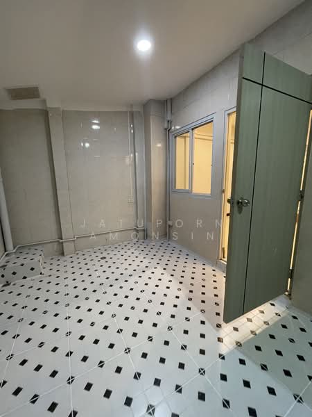 ให้เช่าอาคารพาณิชย์ 3 ชั้น กรุงเทพกรีฑา ซอย 7, กรุงเทพ, หัวหมาก, บางกะปิ, กรุงเทพ, 180 ตร.ม., ตึกแถว-อาคารพาณิชย์ ให้เช่า, โดย Jatuporn Amonsin, 500156699 - DDproperty.com