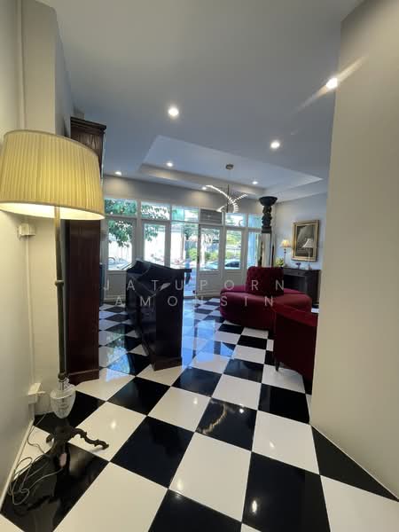 ให้เช่าอาคารพาณิชย์ 3 ชั้น กรุงเทพกรีฑา ซอย 7, Bangkok, Hua Mak, Bang Kapi, Bangkok, , 180 sqm, Shophouse For Rent, by Jatuporn Amonsin, 500156699 - DDproperty.com