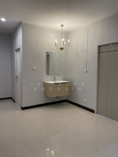 ให้เช่าอาคารพาณิชย์ 3 ชั้น กรุงเทพกรีฑา ซอย 7, Bangkok, Hua Mak, Bang Kapi, Bangkok, , 180 sqm, Shophouse For Rent, by Jatuporn Amonsin, 500156699 - DDproperty.com