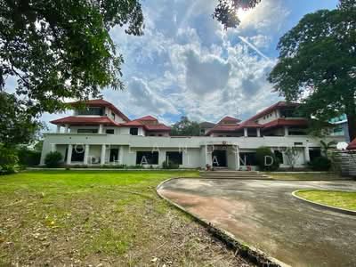 ขาย - ขาย บ้านเลียบด่วนเอกมัย-รามอินทรา ทำเลสะดวก ที่ดินสี่เหลี่ยมจัตุรัส 469 ตร.วา 10 ห้องนอน 12 ห้องน้ำ, กรุงเทพ