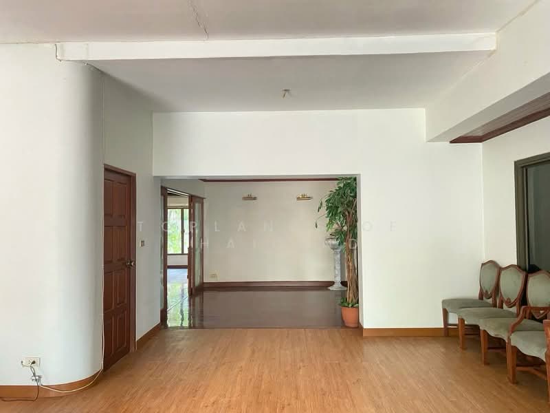 ขาย บ้านเลียบด่วนเอกมัย-รามอินทรา ทำเลสะดวก ที่ดินสี่เหลี่ยมจัตุรัส 469 ตร.วา 10 ห้องนอน 12 ห้องน้ำ, Bangkok, เลียบด่วนเอกมัย-รามอินทรา (ถนนประดิษฐ์มนูธรรม), Phlapphla, Wang Thonglang, Bangkok, 10+ Bedrooms, 1,200 sqm, Single Detached House For Sale, by TopLands of Thailand, 500156715 - DDproperty.com