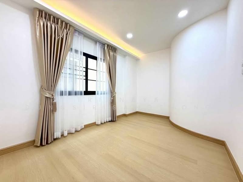 4-BR Townhouse, Bangkok, Chom Thong, Chom Thong, Bangkok, 4 Bedrooms, 155 sqm, Townhouse For Sale, by Trinnaya Dungsirisangthong, 500156773 - DDproperty.com