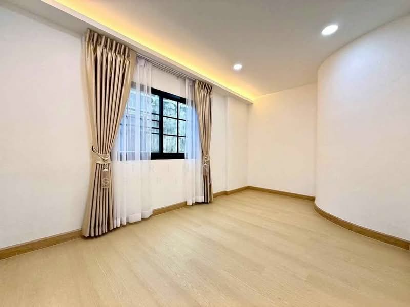 4-BR Townhouse, Bangkok, Chom Thong, Chom Thong, Bangkok, 4 Bedrooms, 155 sqm, Townhouse For Sale, by Trinnaya Dungsirisangthong, 500156773 - DDproperty.com