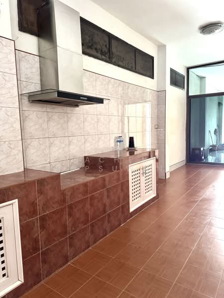 Two-story townhouse for rent in Sakon Mongkol, Hat Yai. 3 bedrooms, all with air conditioning., Songkhla, Hat-Yai, Hat Yai, Songkhla, 3 Bedrooms, 188 sqm, Townhouse For Rent, by Rachen Nopsuwan, 500156781 - DDproperty.com
