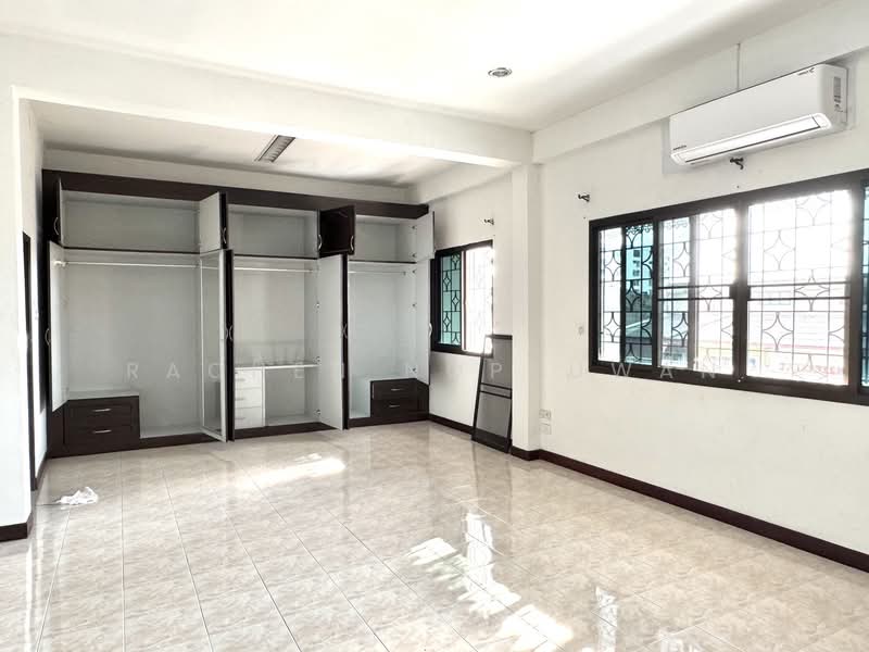 ให้เช่า - ให้เช่า บ้านทาวน์เฮ้าส์ 2 ชั้น สาครมงคล หาดใหญ่ ขนาด 3 ห้องนอน มีแอร์ทุกห้อง 10,000 บาท/เดือน, สงขลา