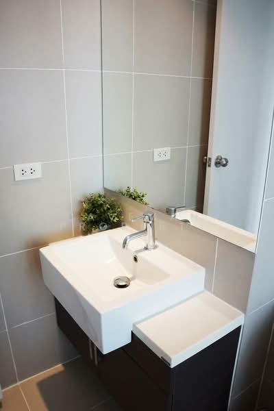 Noble Remix, Bangkok, 772 Soi Sukhumvit 36, Sukhumvit Road, Khong Tan, Khlong Toei, Bangkok, 1 Bedroom, 44 sqm, Condo For Rent, by caveman property, 500156805 - DDproperty.com