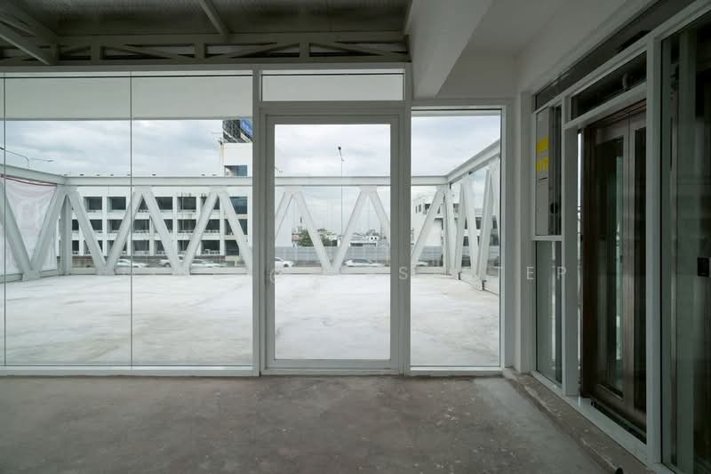 6-Storey Building with Rooftop, New CBD Rama 9 Soi 54, Near MRT Rama 9, Bangkok, Suan Luang, Suan Luang, Bangkok, , 1,500 sqm, Shophouse For Rent, by LINE @firststep, 500156842 - DDproperty.com