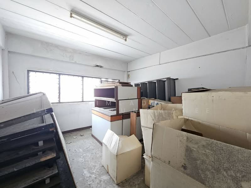 หมู่บ้านช้างทอง, Pathum Thani, Khu Khot, Lam Luk Ka, Pathum Thani, , 240 sqm, Shophouse For Sale, by Pimlada Lertritrungmanee, 500156891 - DDproperty.com