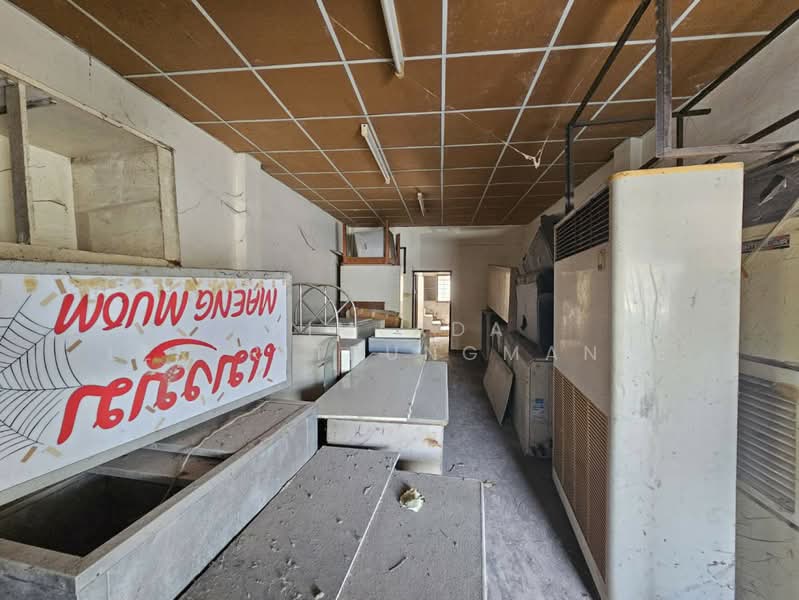 หมู่บ้านช้างทอง, Pathum Thani, Khu Khot, Lam Luk Ka, Pathum Thani, , 240 sqm, Shophouse For Sale, by Pimlada Lertritrungmanee, 500156891 - DDproperty.com