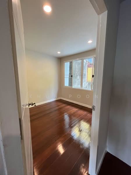 ให้เช่า ทาวน์โฮมรีโนเวทใหม่ | ทำเลใกล้ทองหล่อ เพียง 4 กม. (SPSSR91), กรุงเทพ, ถ. พัฒนาการ, สวนหลวง, สวนหลวง, กรุงเทพ, 160 ตร.ม., ทาวน์เฮ้าส์ ให้เช่า, โดย Khun Poon, 500156899 - DDproperty.com