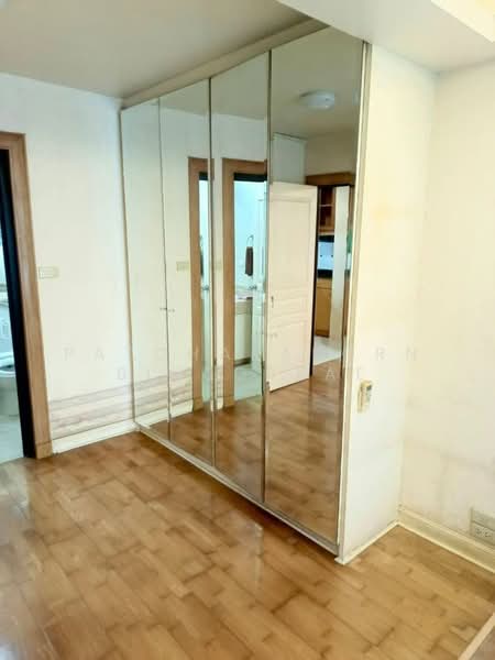 Pipat Place, Bangkok, 37 Soi Sathon 6, Silom, Bang Rak, Bangkok, 1 Bedroom, 52 sqm, Condo For Sale, by Patcharaporn Binsorlae, 500156916 - DDproperty.com