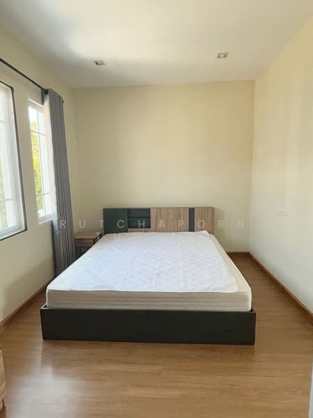 ทาวน์เฮ้าส์ ให้เช่า – ใกล้มีโชคพลาซ่า เพียง 5 นาที ค่าเช่า 22,000 บาท / เดือน รหัสทรัพย์ : No.5H634, Chiang Mai, San Phi Sua, Muang Chiang Mai, Chiang Mai, 4 Bedrooms, 103 sqm, Townhouse For Rent, by Rutchaporn Tunsiri, 500156925 - DDproperty.com