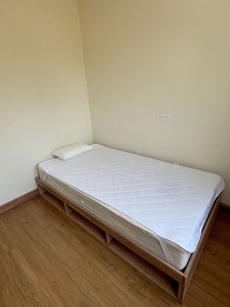 ทาวน์เฮ้าส์ ให้เช่า – ใกล้มีโชคพลาซ่า เพียง 5 นาที ค่าเช่า 22,000 บาท / เดือน รหัสทรัพย์ : No.5H634, เชียงใหม่, สันผีเสื้อ, เมืองเชียงใหม่, เชียงใหม่, 103 ตร.ม., ทาวน์เฮ้าส์ ให้เช่า, โดย Rutchaporn Tunsiri, 500156925 - DDproperty.com