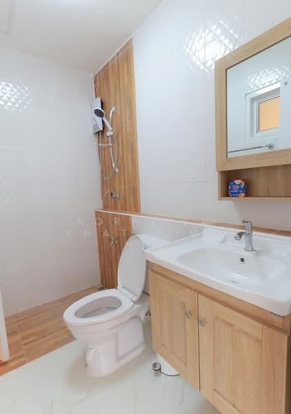 S2711 | Renovated 2-Storey Minimal Townhome Near Chiang Mai Airport, Chiang Mai, Mae Hia, Muang Chiang Mai, Chiang Mai, 2 Bedrooms, 120 sqm, Townhouse For Sale, by Aornjira Khatthima, 500156970 - DDproperty.com