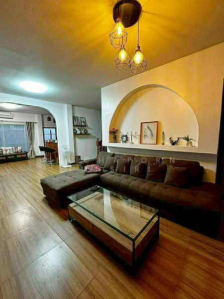 Pool Villa ให้เช่า – ใกล้มีโชคพลาซ่า เพียง 5 นาที ค่าเช่า 60,000 บาท / เดือน รหัสทรัพย์ : No.5P003, Chiang Mai, San Sai Noi, San Sai, Chiang Mai, 5 Bedrooms, 200 sqm, Single Detached House For Rent, by Rutchaporn Tunsiri, 500157007 - DDproperty.com