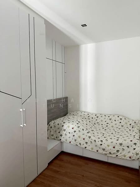 ทาวน์เฮ้าส์ให้เช่า – ใกล้เซ็นทรัลเฟสติวัล ค่าเช่า 38,000 บาท / เดือน รหัสทรัพย์ : No.6H323, Chiang Mai, San Phra Net, San Sai, Chiang Mai, 3 Bedrooms, 185 sqm, Townhouse For Rent, by Rutchaporn Tunsiri, 500157029 - DDproperty.com