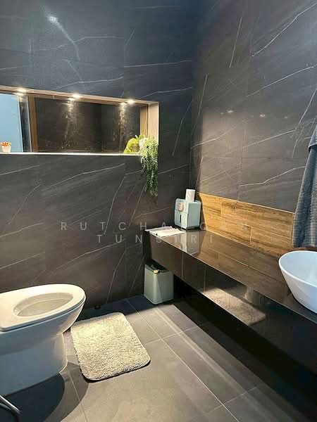 ทาวน์เฮ้าส์ให้เช่า – ใกล้เซ็นทรัลเฟสติวัล ค่าเช่า 38,000 บาท / เดือน รหัสทรัพย์ : No.6H323, เชียงใหม่, สันพระเนตร, สันทราย, เชียงใหม่, 185 ตร.ม., ทาวน์เฮ้าส์ ให้เช่า, โดย Rutchaporn Tunsiri, 500157029 - DDproperty.com