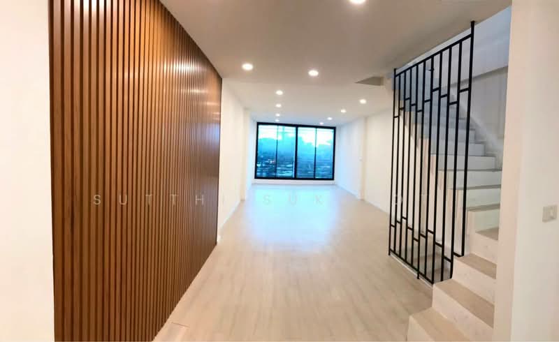 Commercial Building on Tiwanon Road, Nonthaburi, Bang Kra So, Muang Nonthaburi, Nonthaburi, , 242 sqm, Shophouse For Sale, by Sutthi Sukjhoti, 500157040 - DDproperty.com