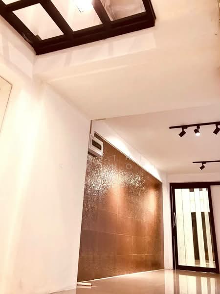 Commercial Building on Tiwanon Road, Nonthaburi, Bang Kra So, Muang Nonthaburi, Nonthaburi, , 242 sqm, Shophouse For Sale, by Sutthi Sukjhoti, 500157040 - DDproperty.com