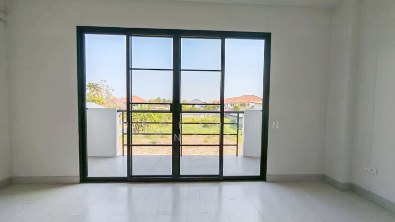 ทาวน์เฮ้าส์ให้เช่า – ใกล้บิ๊กซีแม่เหียะ ค่าเช่า 15,000 บาท / เดือน รหัสทรัพย์ : No.9H1018, Chiang Mai, Mae Hia, Muang Chiang Mai, Chiang Mai, 4 Bedrooms, 110 sqm, Townhouse For Rent, by Rutchaporn Tunsiri, 500157055 - DDproperty.com