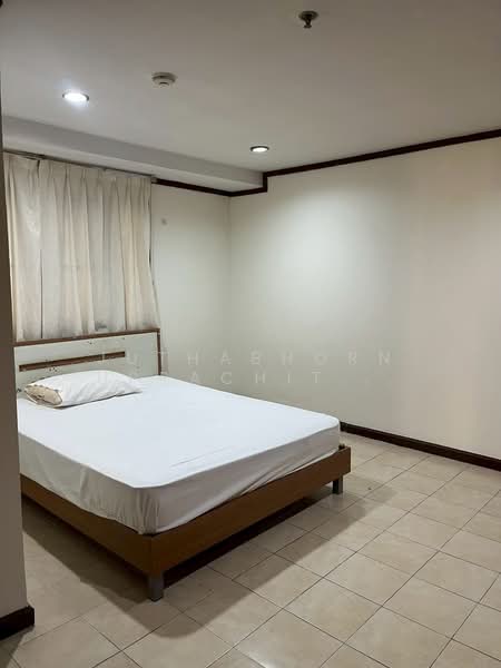 Top View Tower, Bangkok, Soi Sukhumvit 59, Khlong Tan Nua, Watthana, Bangkok, 3 Bedrooms, 199 sqm, Condo For Rent, by Juthabhorn Uppachit (Amy), 500157109 - DDproperty.com