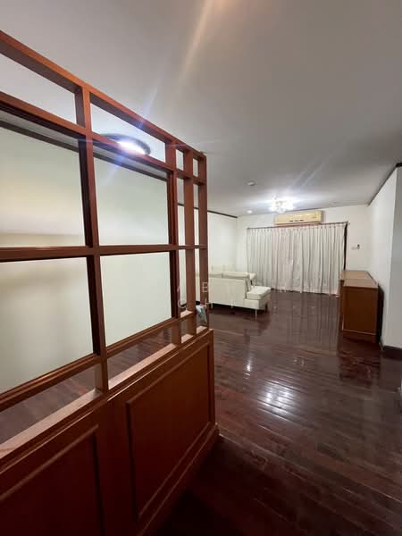 Top View Tower, Bangkok, Soi Sukhumvit 59, Khlong Tan Nua, Watthana, Bangkok, 3 Bedrooms, 199 sqm, Condo For Rent, by Juthabhorn Uppachit (Amy), 500157109 - DDproperty.com