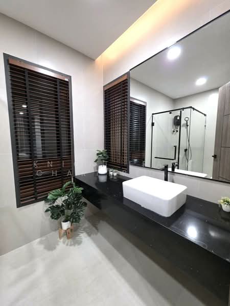 House in Sukhumvit, Bangkok, Bang Chak, Phra Khanong, Bangkok, 3 Bedrooms, 250 sqm, Single Detached House For Sale, by Knight Frank Chartered (Thailand) Co.,Ltd, 500157110 - DDproperty.com