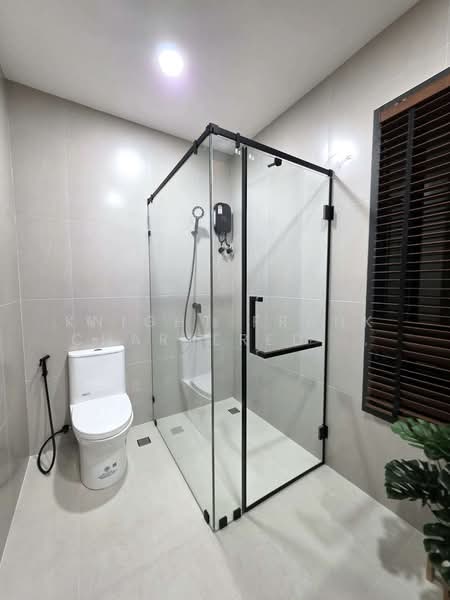 House in Sukhumvit, Bangkok, Bang Chak, Phra Khanong, Bangkok, 3 Bedrooms, 250 sqm, Single Detached House For Sale, by Knight Frank Chartered (Thailand) Co.,Ltd, 500157110 - DDproperty.com