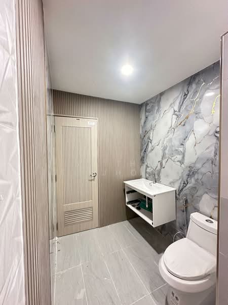 Pruksa Town Ratchapruk, Bangkok, Ratchaphruek Road, Bang Prom, Taling Chan, Bangkok, 2 Bedrooms, 120 sqm, Townhouse For Sale, by Sutthi Sukjhoti, 500157123 - DDproperty.com