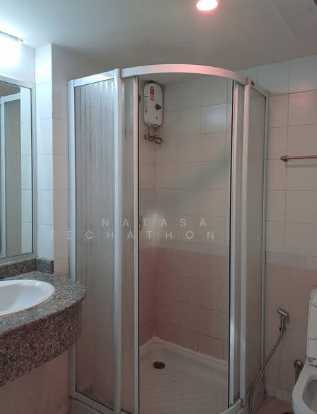 Navin Court, Bangkok, 63 Soi Ruamrudee 3, Lumphini, Pathum Wan, Bangkok, 3 Bedrooms, 90 sqm, Condo For Rent, by Natasa Techathonthanakhun, 500157146 - DDproperty.com