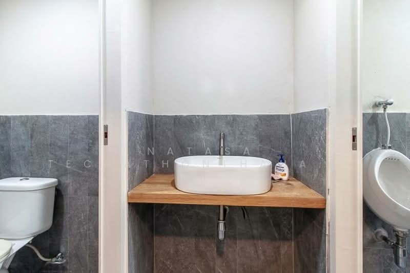 3-BR Townhouse, Bangkok, Thung Maha Mek, Sathon, Bangkok, 3 Bedrooms, 311 sqm, Townhouse For Rent, by Natasa Techathonthanakhun, 500157159 - DDproperty.com