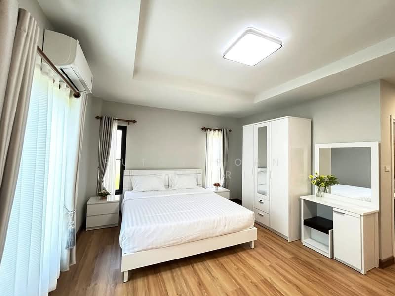 บ้านสวยให้เช่า – ใกล้ตลาดเจริญเจริญ เพียง 10 นาที ค่าเช่า 32,000 บาท / เดือน รหัสทรัพย์ : No.13H694, Chiang Mai, San Kamphaeng, San Kamphaeng, Chiang Mai, 3 Bedrooms, 156 sqm, Single Detached House For Rent, by Rutchaporn Tunsiri, 500157161 - DDproperty.com