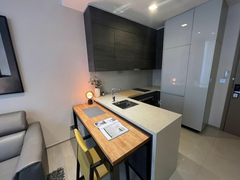 The Esse Asoke, Bangkok, 333 Soi Sukhumvit 21, Sukhumvit Road, Khlongtoei Nua, Watthana, Bangkok, 1 Bedroom, 45 sqm, Condo For Rent, by Jarunat K, 500157198 - DDproperty.com