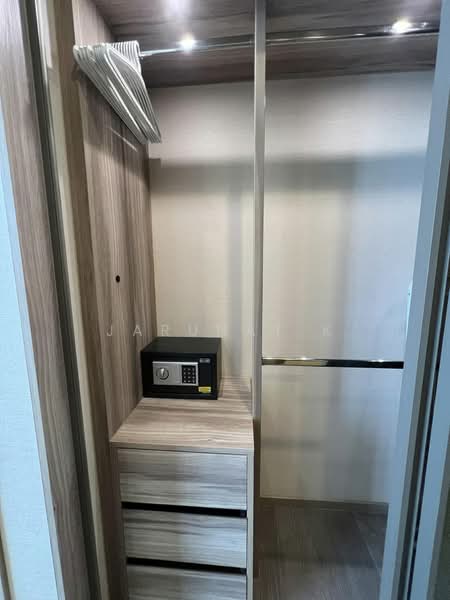 The Esse Asoke, Bangkok, 333 Soi Sukhumvit 21, Sukhumvit Road, Khlongtoei Nua, Watthana, Bangkok, 1 Bedroom, 45 sqm, Condo For Rent, by Jarunat K, 500157198 - DDproperty.com