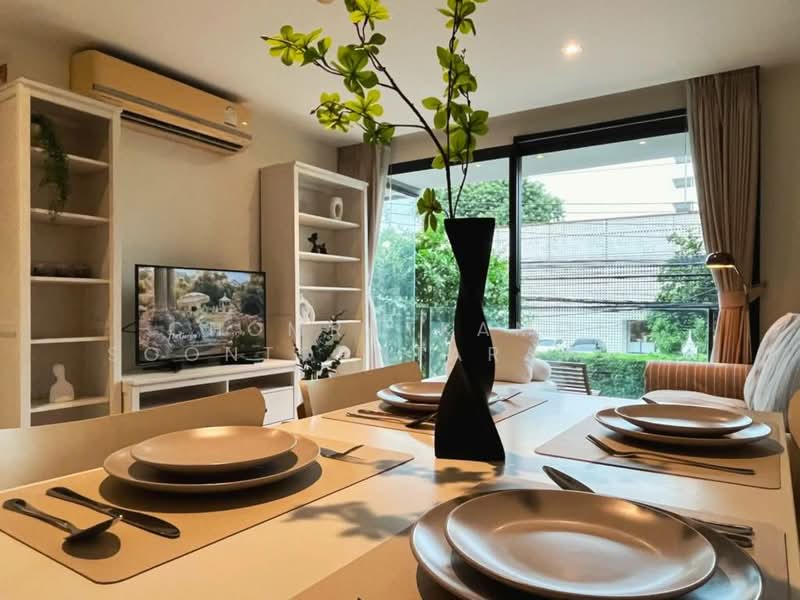 Socio Reference 61, Bangkok, Sukhumvit 61, Khlongtoei Nua, Watthana, Bangkok, 2 Bedrooms, 68 sqm, Condo For Rent, by Chomratkamol Soontorntarawong (Gor), 500157248 - DDproperty.com