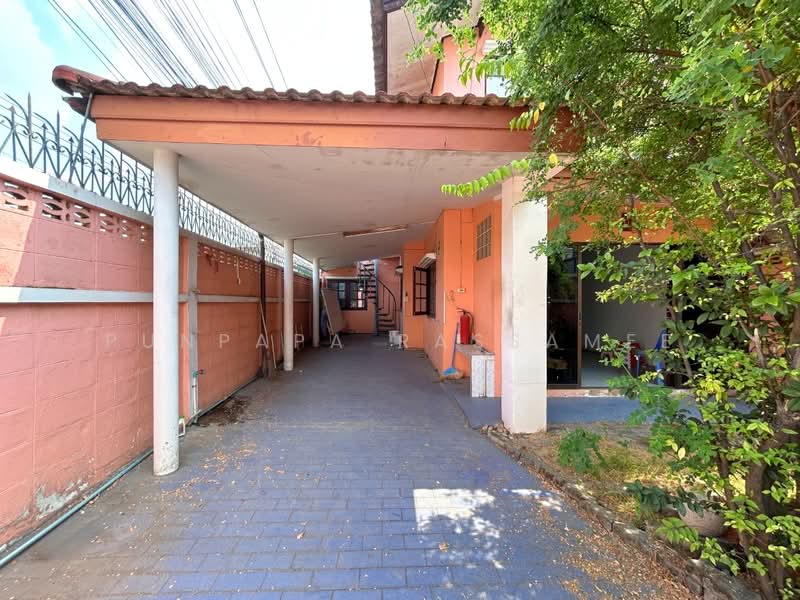 หลักสี่แลนด์ ดอนเมือง, Bangkok, โกสุมรวมใจ 39, Si Khan, Don Mueang, Bangkok, 4 Bedrooms, 150 sqm, Semi-Detached House (Twin House) For Sale, by Punpapa Rassamee, 500157317 - DDproperty.com