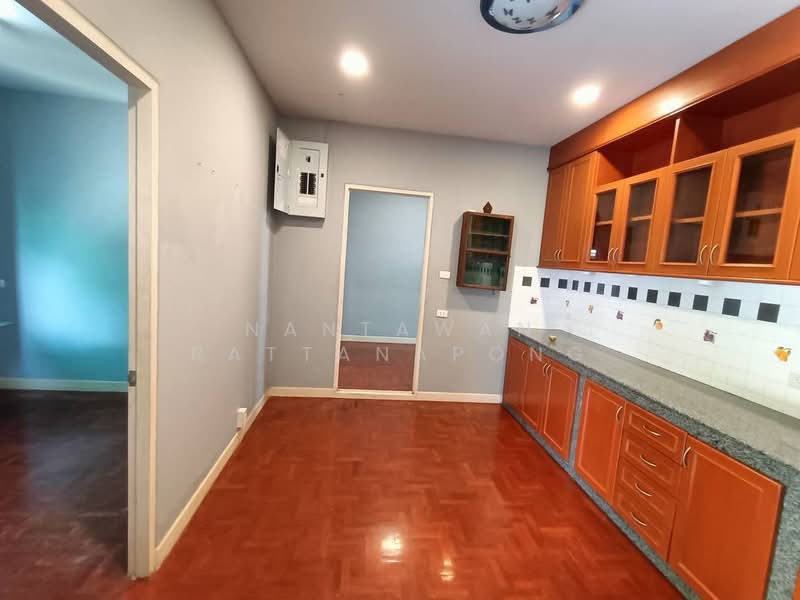 Royal View, Chiang Mai, Ban Waen, Hang Dong, Chiang Mai, 4 Bedrooms, 300 sqm, Single Detached House For Sale, by Nantawan Rattanapong, 500157365 - DDproperty.com