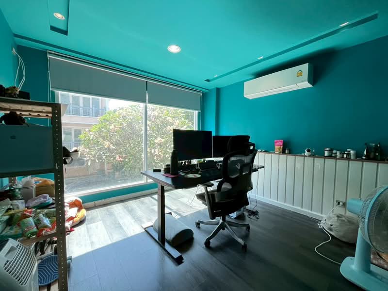 Crystal Ville : คริสตัลวิลล์, กรุงเทพ, ถนนประดิษฐ์มนูธรรม (เลียบด่วน), ลาดพร้าว, ลาดพร้าว, กรุงเทพ, 200 ตร.ม., บ้านแฝด ขาย, โดย เดชวิทย์ แจ้งสัจจา, 500157380 - DDproperty.com