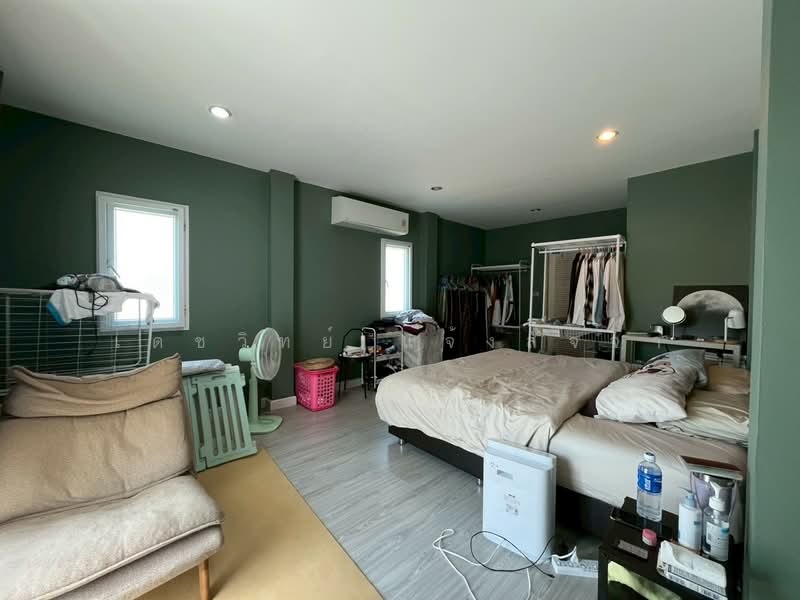 Crystal Ville, Bangkok, Pradit Manutham, Lat Phrao, Lat Phrao, Bangkok, 3 Bedrooms, 200 sqm, Semi-Detached House (Twin House) For Sale, by เดชวิทย์ แจ้งสัจจา, 500157380 - DDproperty.com