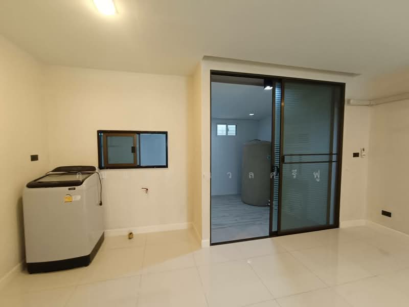 Baan Klang Muang Ratchayothin, Bangkok, 464 Phahonyothin Alley, Sena Nikhom, Chatuchak, Bangkok, 3 Bedrooms, 280 sqm, Townhouse For Rent, by คุณแจง นวลศรีฟู, 500157401 - DDproperty.com