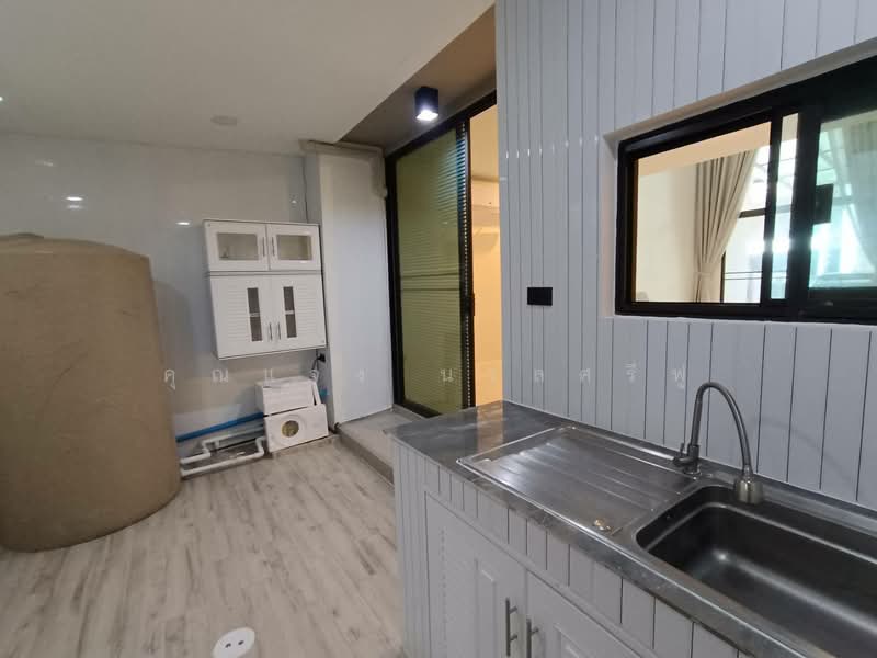 Baan Klang Muang Ratchayothin, Bangkok, 464 Phahonyothin Alley, Sena Nikhom, Chatuchak, Bangkok, 3 Bedrooms, 280 sqm, Townhouse For Rent, by คุณแจง นวลศรีฟู, 500157401 - DDproperty.com