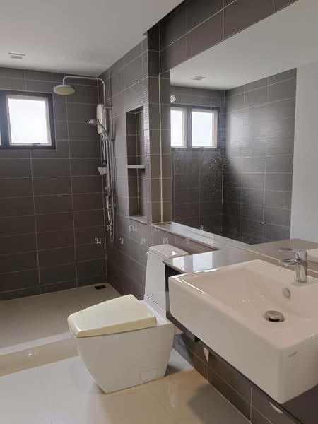 Baan Klang Muang Ratchayothin, Bangkok, 464 Phahonyothin Alley, Sena Nikhom, Chatuchak, Bangkok, 3 Bedrooms, 280 sqm, Townhouse For Rent, by คุณแจง นวลศรีฟู, 500157401 - DDproperty.com