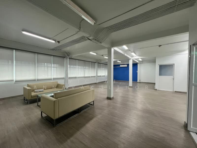 Showroom for RENT in New Phetchaburi, Bangkok, Suan Luang, Suan Luang, Bangkok, , 2,800 sqm, Retail Space For Rent, by Vichai  Annavakulthorn, 500157436 - DDproperty.com
