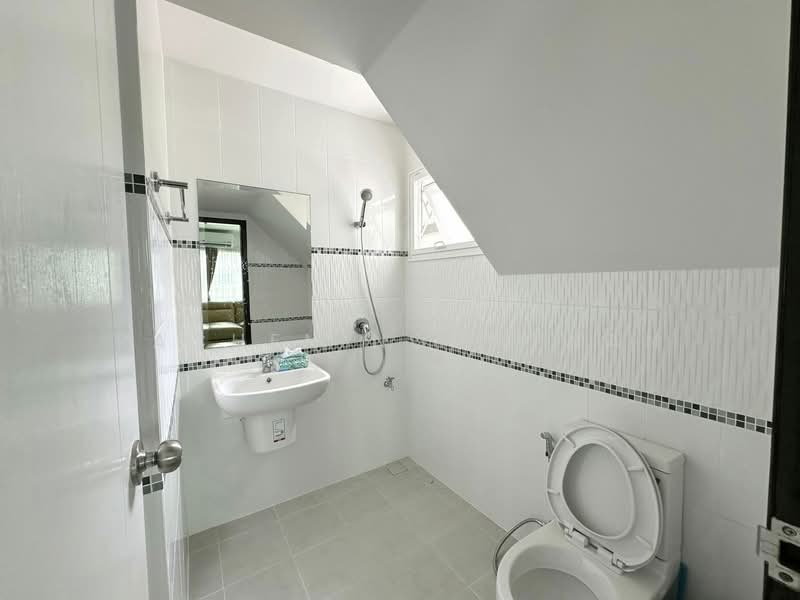 Two-story detached house for rent in Thalang, Phuket. 128 sq.m., 3 bedrooms. Rent: 40,000 THB/month., Phuket, Thep Krasattri, Thalang, Phuket, 3 Bedrooms, 128 sqm, Single Detached House For Rent, by Rachen Nopsuwan, 500157439 - DDproperty.com