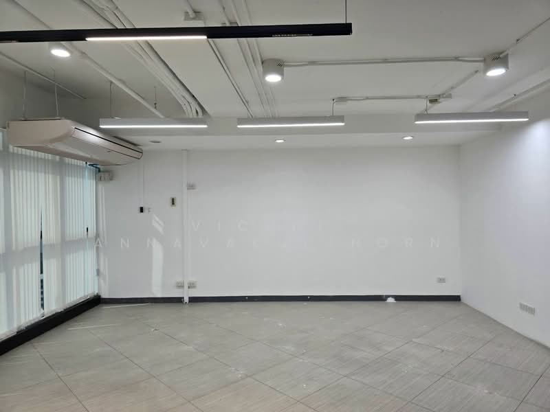 Bangkok Business Center, Bangkok, Khlong Tan Nua, Watthana, Bangkok, , 80 sqm, Office Space For Rent, by Vichai  Annavakulthorn, 500157466 - DDproperty.com