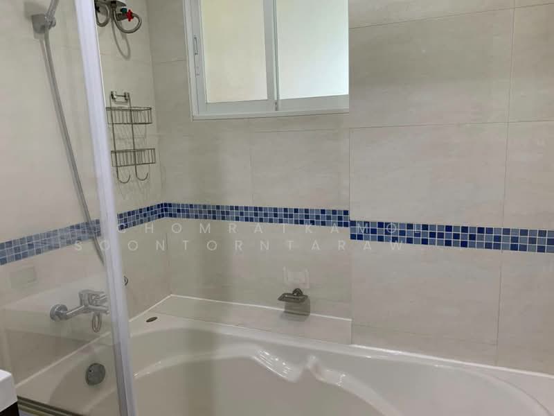 Life @ Ratchada, Bangkok, 36 Soi Lat Phrao 36, Chan Kasem, Chatuchak, Bangkok, 1 Bedroom, 42 sqm, Condo For Sale, by Chomratkamol Soontorntarawong (Gor), 500157475 - DDproperty.com