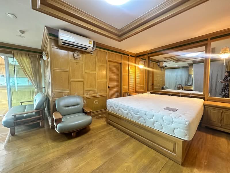 Crystal Garden, Bangkok, 217 Sukhumvit 4 Alley, Khlong Toei, Khlong Toei, Bangkok, 4 Bedrooms, 220 sqm, Condo For Rent, by BANGKOK PROPERTY AGENTS, 500157479 - DDproperty.com